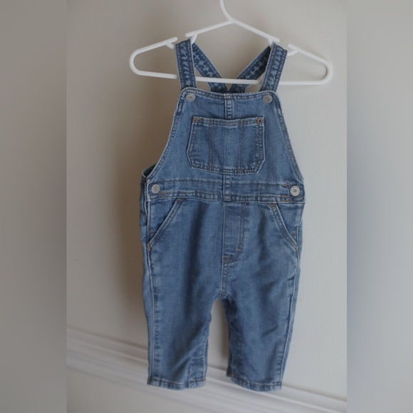 H&M Other - H&M Baby Denim Overalls 6 Months Light Wash Classic Bib
